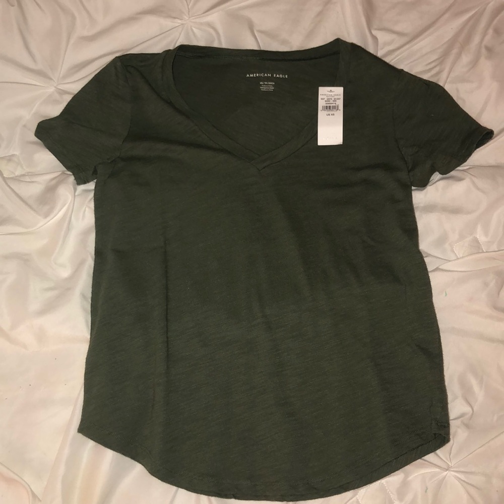 NWT American Eagle Green Camo V-Neck